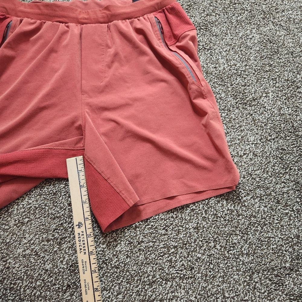 Lululemon Switch Up Running Short 6" Size Small - Picture 7 of 7